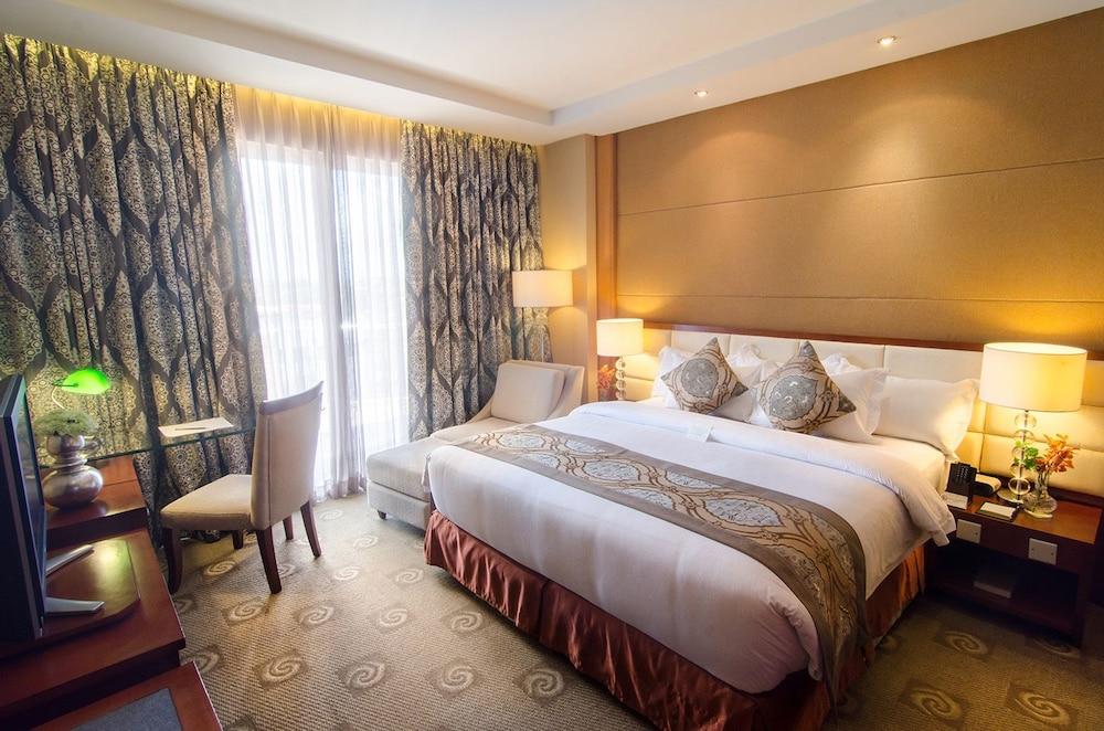 The Avenue Plaza Hotel Naga  Ngoại thất bức ảnh