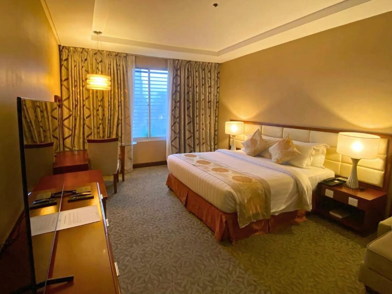 The Avenue Plaza Hotel Naga  Ngoại thất bức ảnh