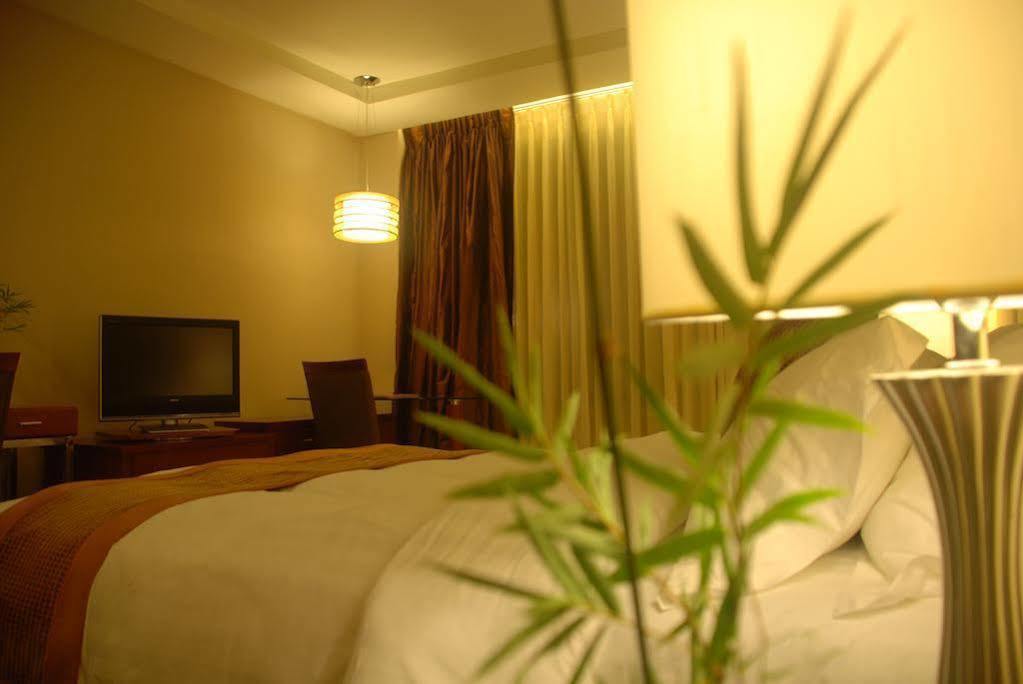 The Avenue Plaza Hotel Naga  Ngoại thất bức ảnh